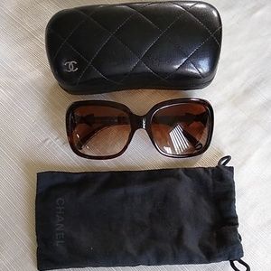 Beautiful Chanel Bow Sunglasses